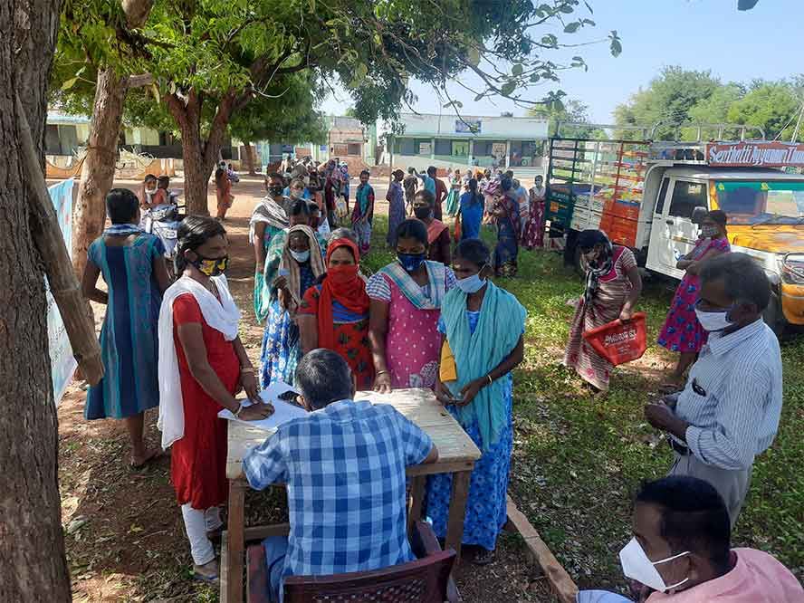 COVID-19-Relief-at-Anaiyur-and-Thiruvathavur-Sri-Lankan-camp-3